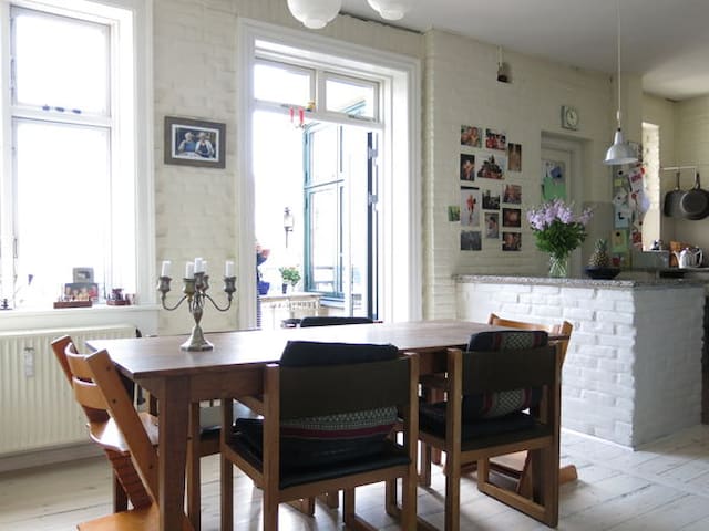 CITY APARTMENT – BALCONY AND VIEW