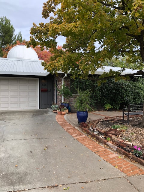 Large Charming  Cottage