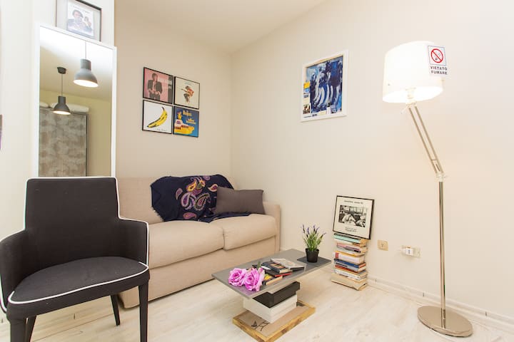 Artistic chic studio in the center