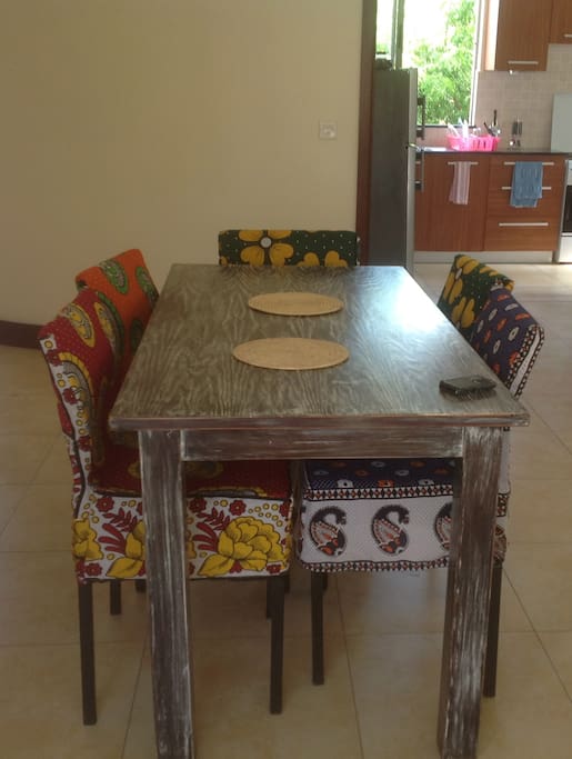Dining Table with 6 chairs