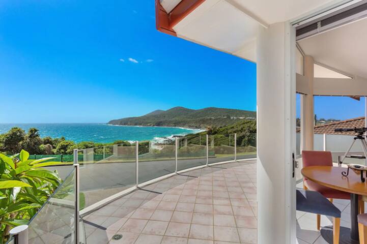 Forster- Beachfront Views & Pool -Jewel of the Sea