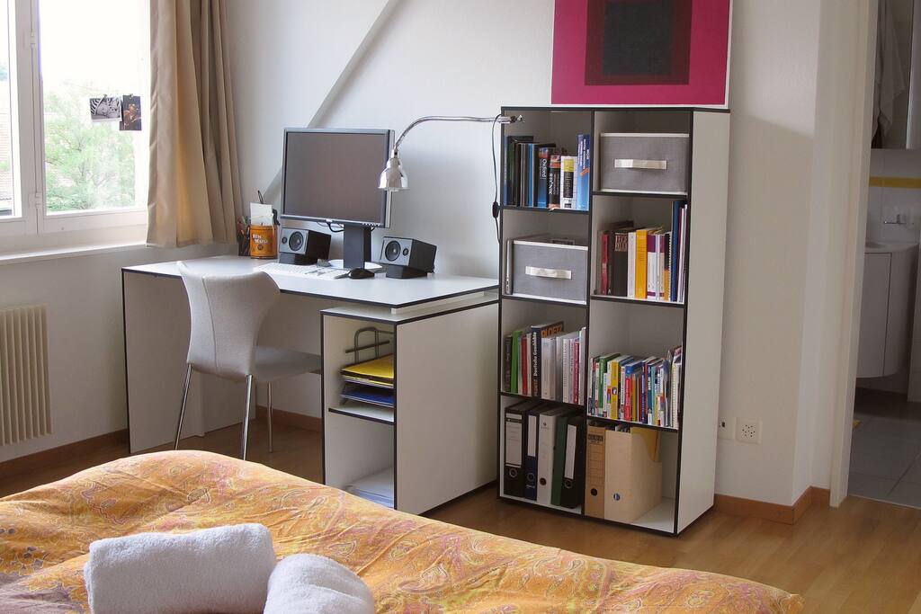 Private Bedroom / Office / access to Bathroom