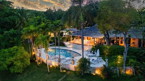 Luxury Jamaican Villa overlooking Caribbean Sea