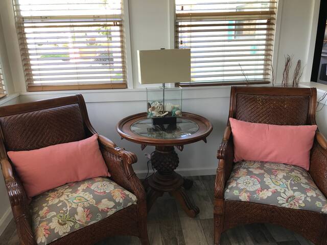 Charming Starfish Cottage Walk To Beach Cottages For Rent In