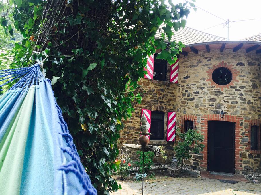 Inner yard and main entrance