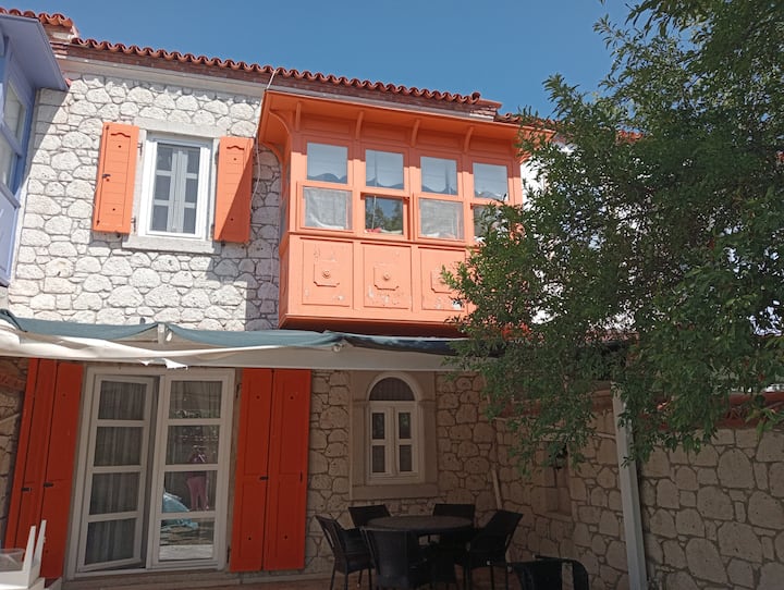 Çeşme Alaçatı and a stone house in the center