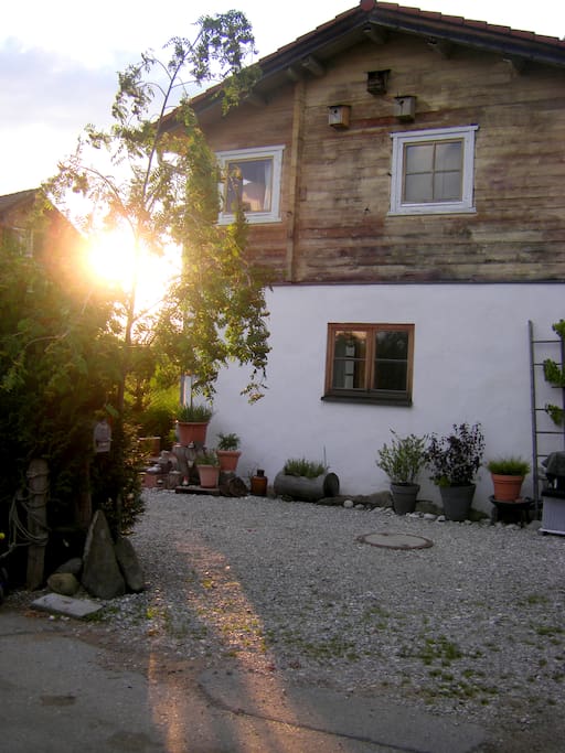 Haus und Parkplatz
