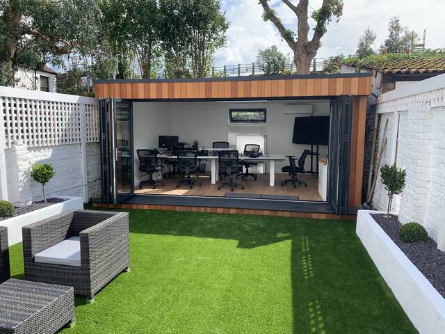 Beautiful home in Chiswick with car parking gallery image 3