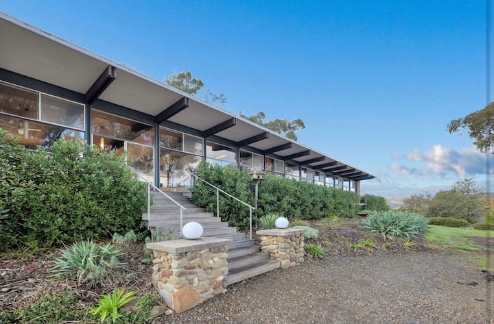 Villa Jones