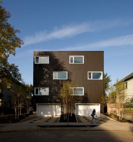 The Award Winning Z-Haus gallery image 2