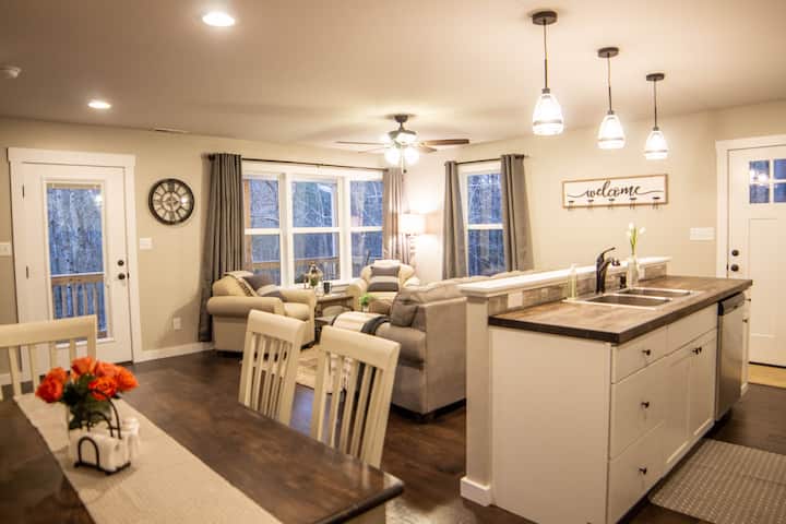 Hidden Pines - Smoky Mountain Foothills Cottage - Maryville, TN