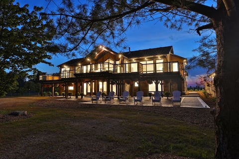 Caspian Cove: Waterfront/Pool/Hot tub/Games room