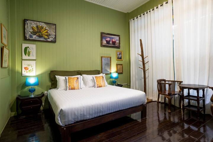 Artist House & Gallery- 4 Guest Suites gallery image 4