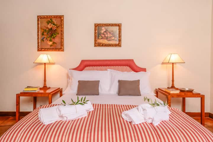 Detail of the Red room