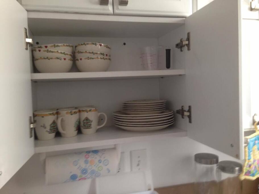 Plates, bowls, glasses & mugs
