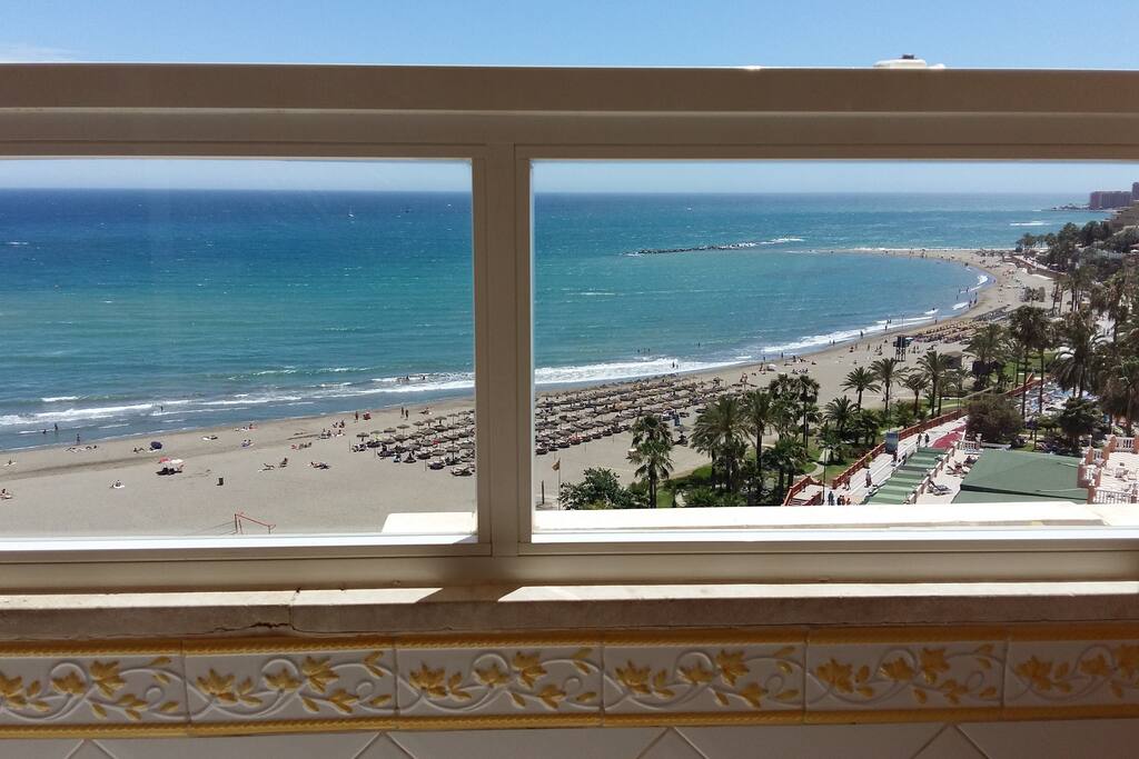 Vistas desde la terraza sentado en una comoda butaca