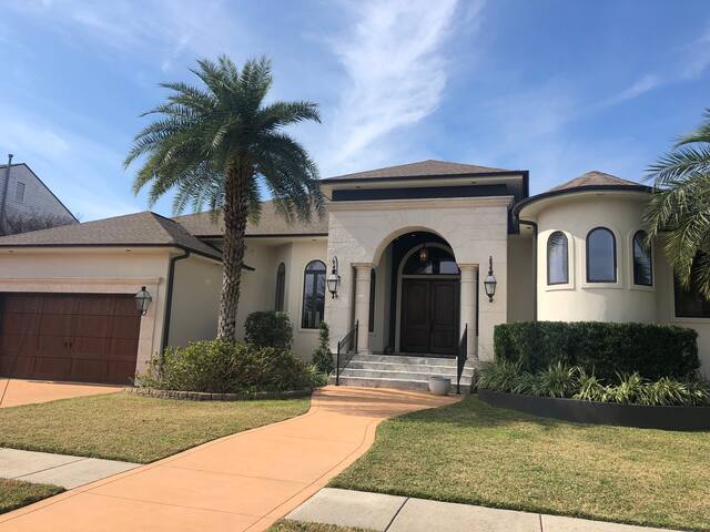 The Louis XIV Mansion gallery image 3