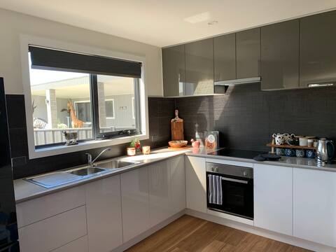 Cow Cottage: 3 bedroom - Central Wynyard.