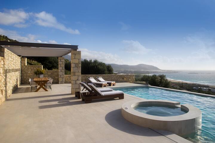 Villa Bespoke, sea view, heated pool, jacuzzi, 3BD gallery image 2