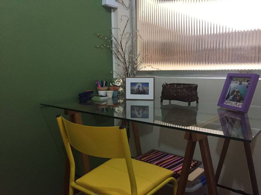 Mesa para estudo/trabalho