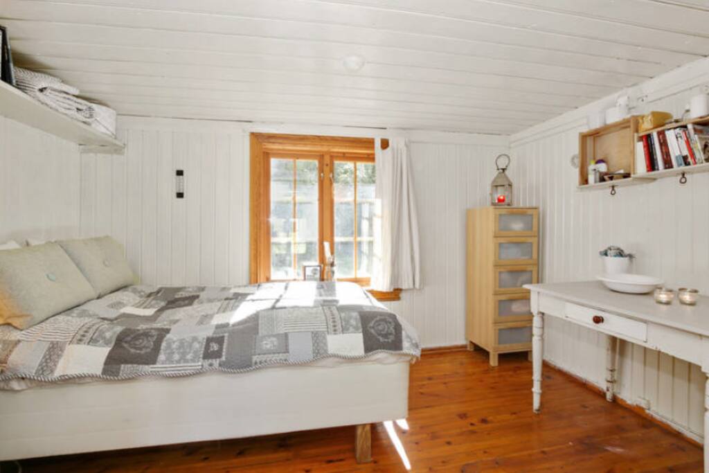 Bedroom - double bed