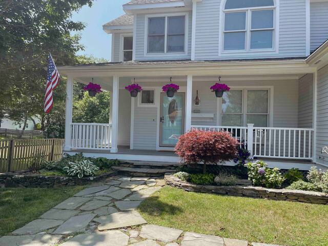 Island Escape with Salt Water Pool gallery image 3