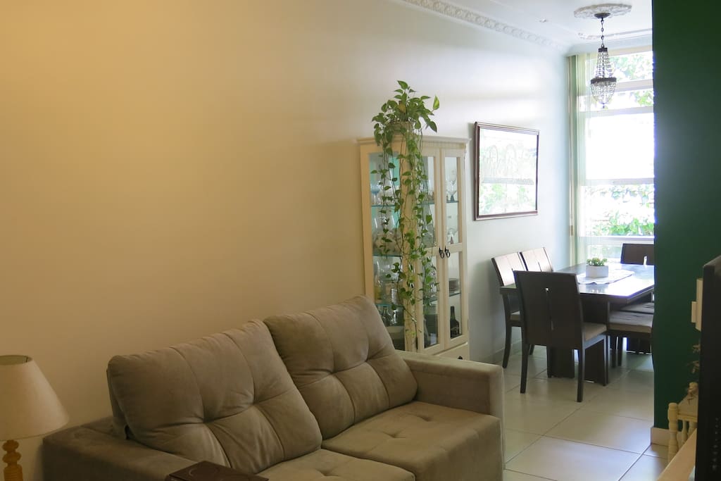 sala com boa luminosidade e boa ventilação