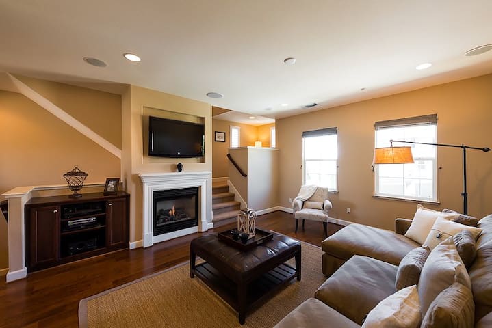 Luxury Townhouse MV 3BR/4BA