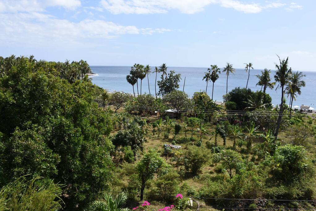 Lipah Beach is a 2-minute walk downhill from the house