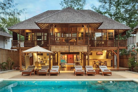 THE GILI BEACH RESORT VILLA 2 TRAWANGAN ISLAND