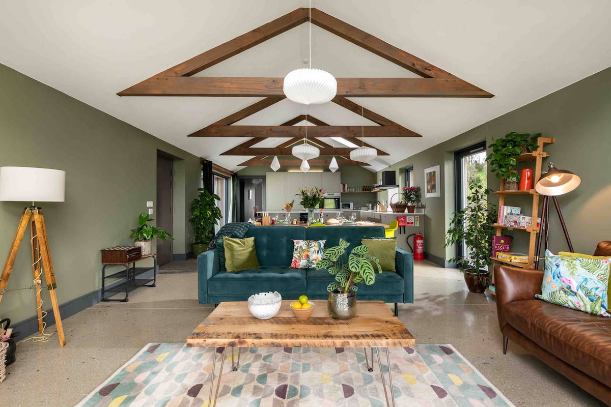 Top performing Airbnb: Winner of episode 14 Sunshine Getaways with A Lamb in St. Keverne