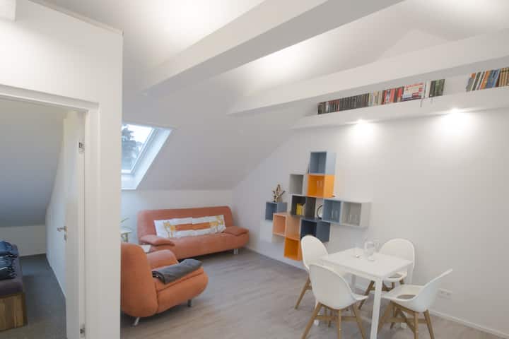 Modern Eingerichtete Dachgeschosswohnung - Esslingen am Neckar