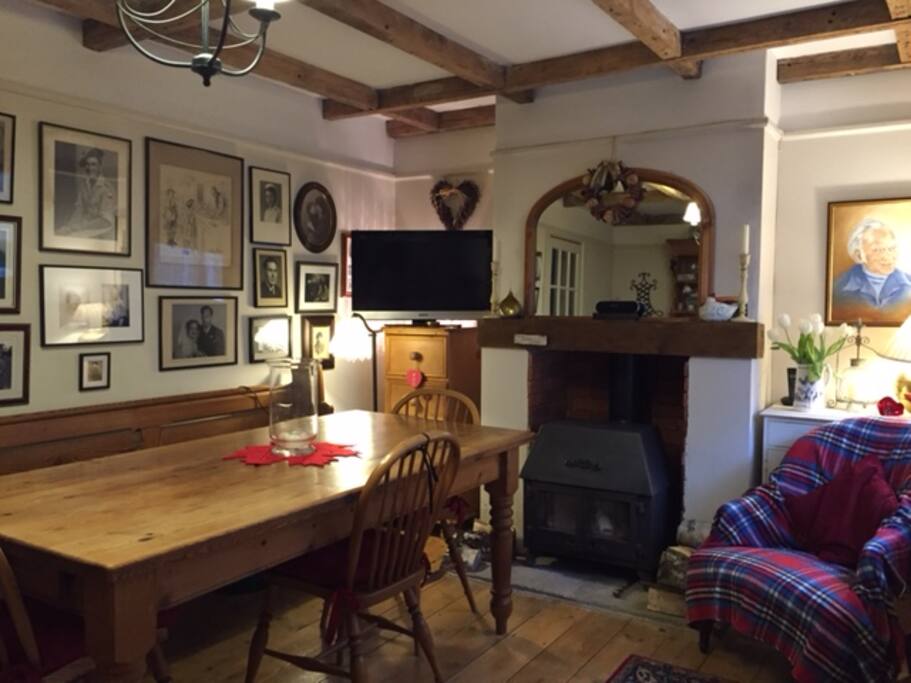 Dining room,seating for 6,