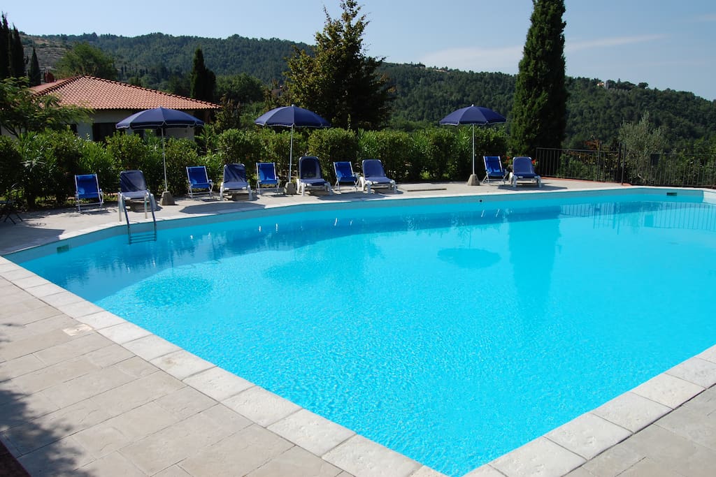 La nostra grande piscina (100 mq)