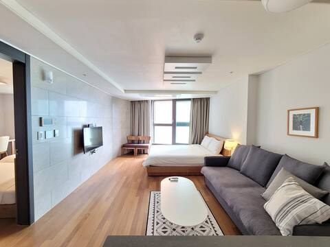 Funny • • Sea View, El City and Beach 1 minute (No Marine City), Netflix, Haeundae Prugio City