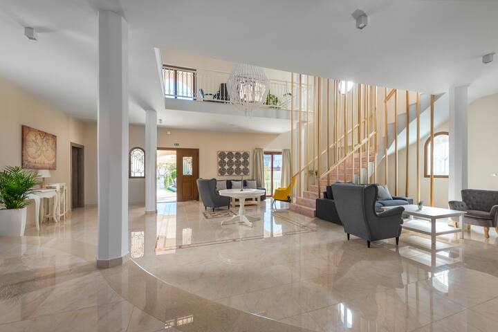 Evelyn Villa gallery image 5