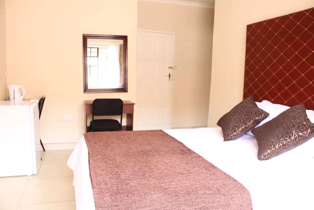 Our most spacious room on offer has a separate bath and large shower unlike our other rooms plus an extra large bar fridge. It is fitted with HD LCD TVs boasting of numerous HD channels for u to enjoy live sports, movies and all round general entertainment.