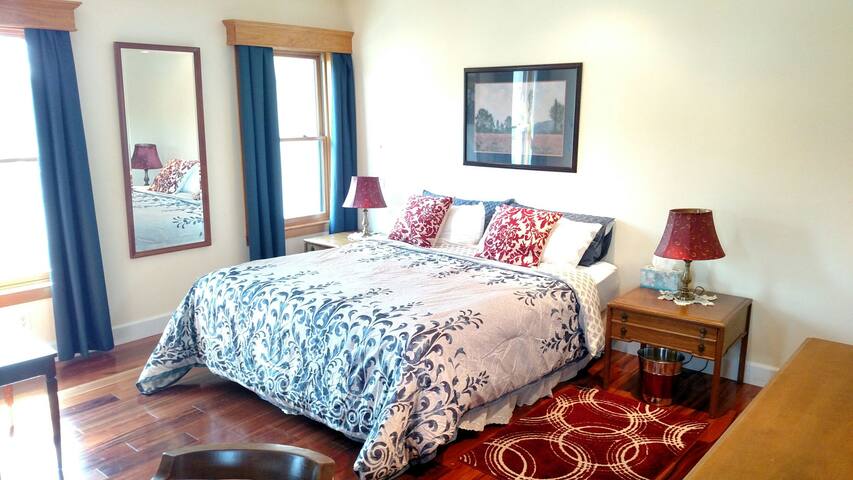 Master Suite (LA & Orange County) - see pics!
