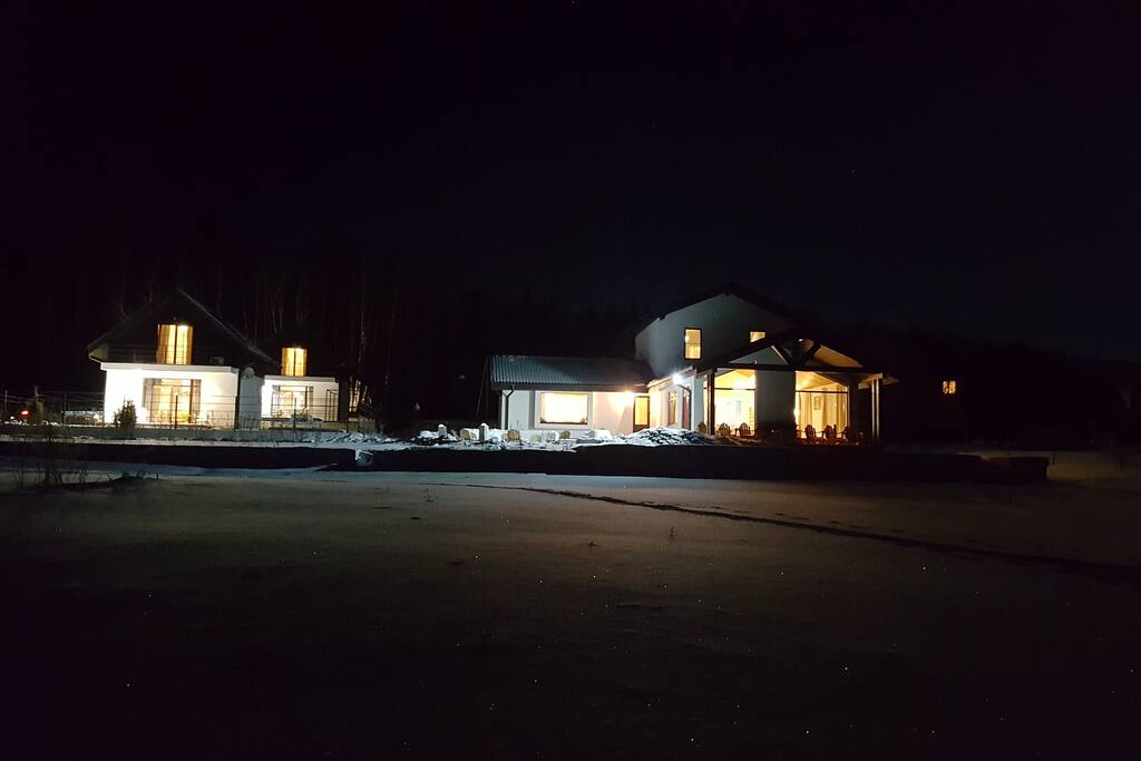 GORKI VILLAGE ночью