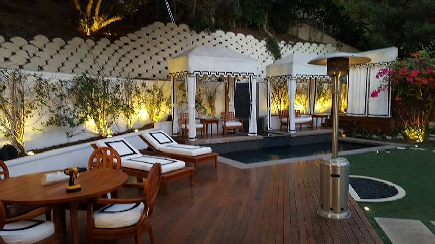 Celebrity Hollywood Hills |4B| Pool| Movie Theater gallery image 2