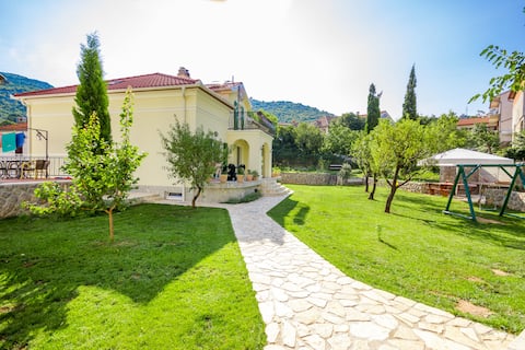 Popular Airbnb listing: APARTMENTS BARBINA KAŠTELINA GARDEN in Sveti Juraj