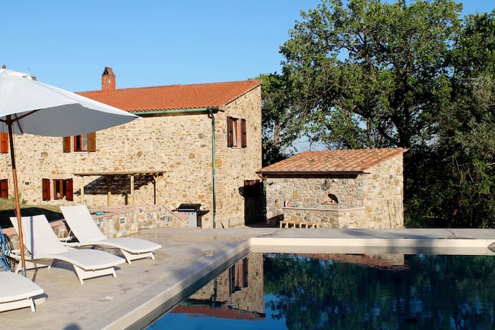 Tuscan Villa With Stunning Infinity Pool - Castagneto Carducci