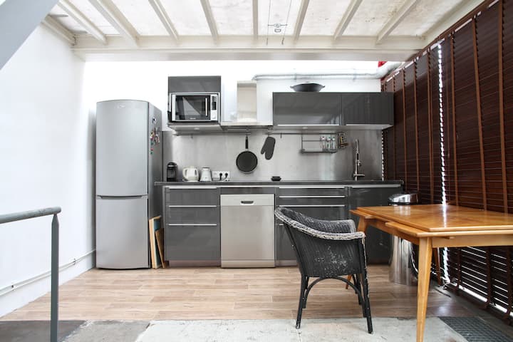 Hotels with smoking near me