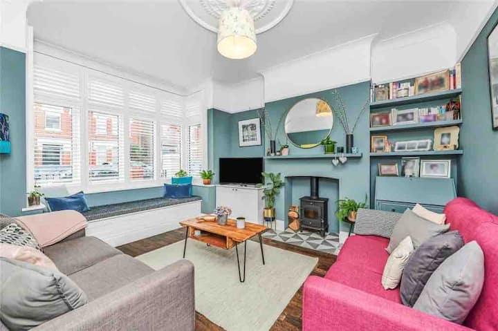 Modern 5 Br Home Free Parking Near Central London - Croydon