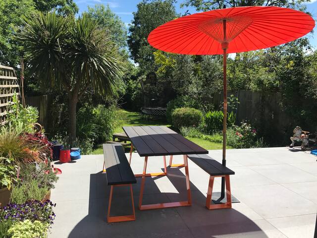 Stunning Colourful 4 Bedroom Family Home