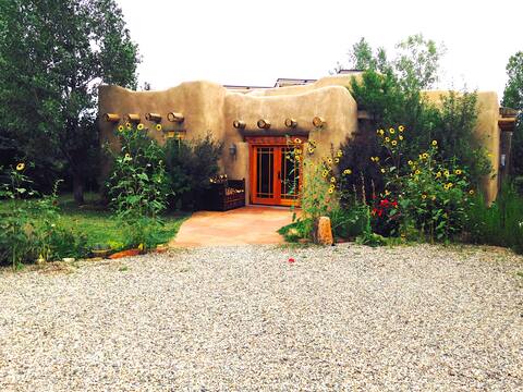 Winsor Castle & Ski Retreat- 15 min to TSV or town