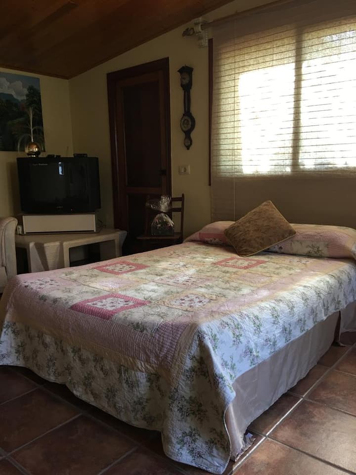  Бунгалов кревет