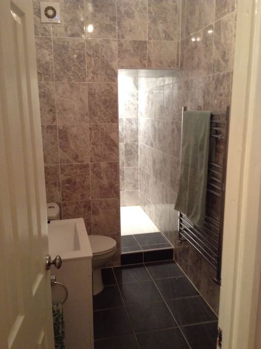 Bathroom (shower)