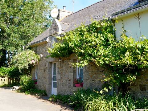 cottage rental with swimming pool for 4 people