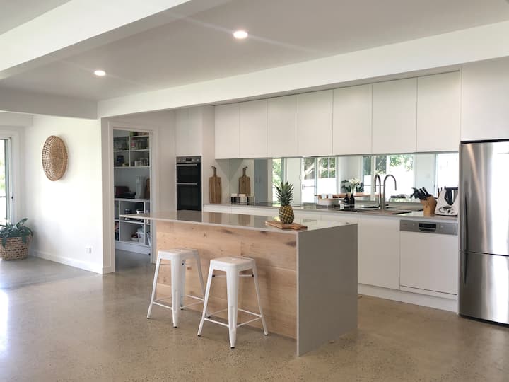 Showground Retreat beautiful home in Bangalow! Houses for Rent in